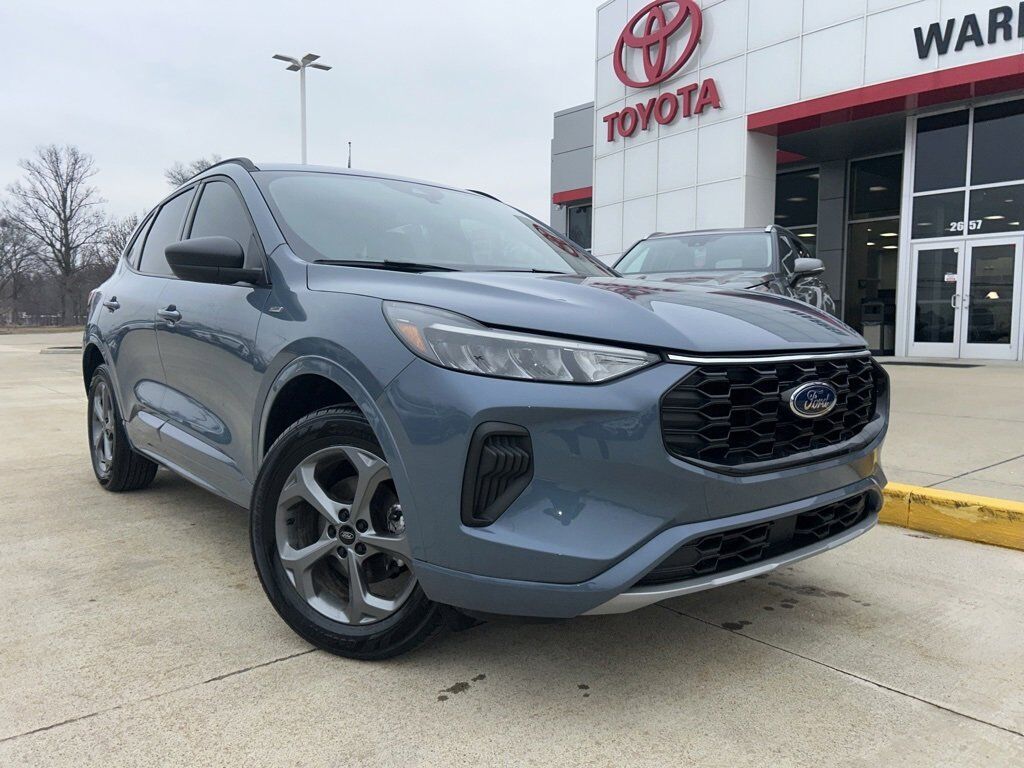 2024 FORD Escape