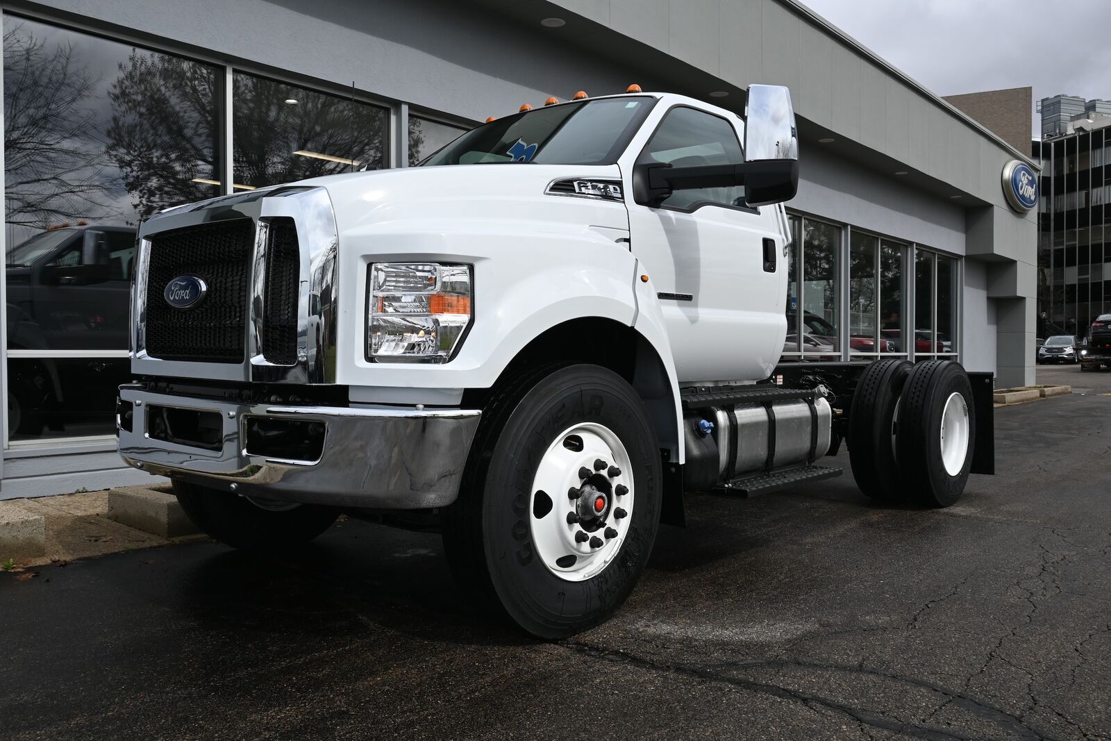 2027 FORD F-750