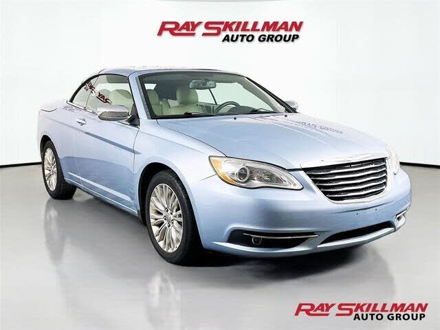 2013 CHRYSLER 200