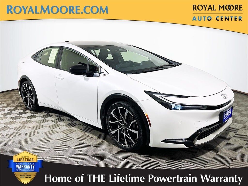 2024 TOYOTA Prius