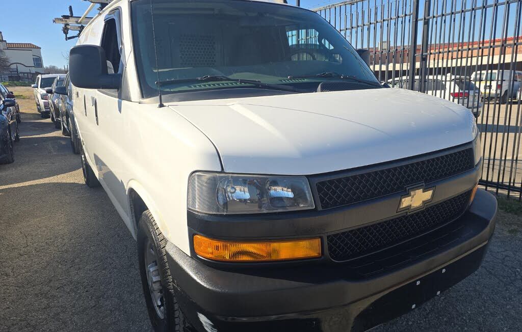 2020 CHEVROLET Express