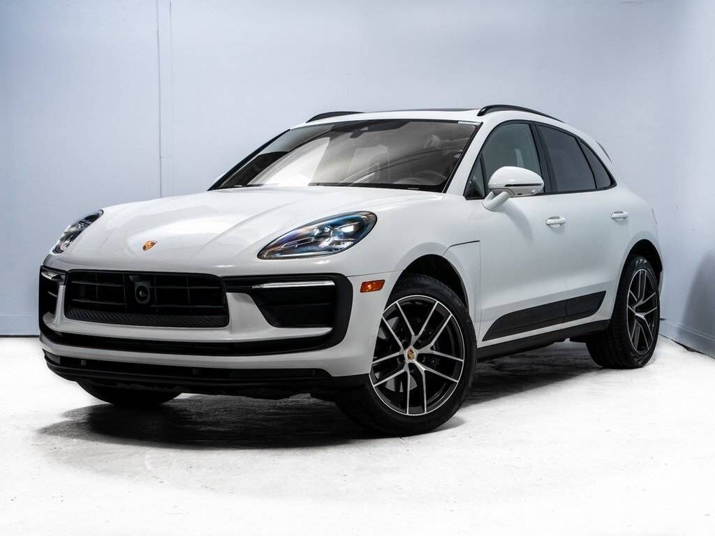2025 PORSCHE Macan