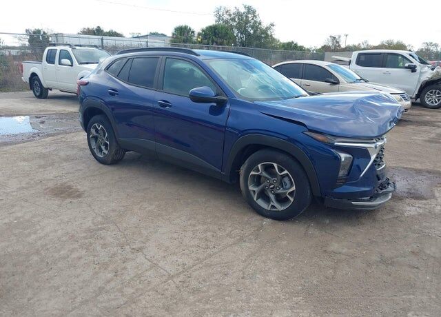 2024 CHEVROLET Trax