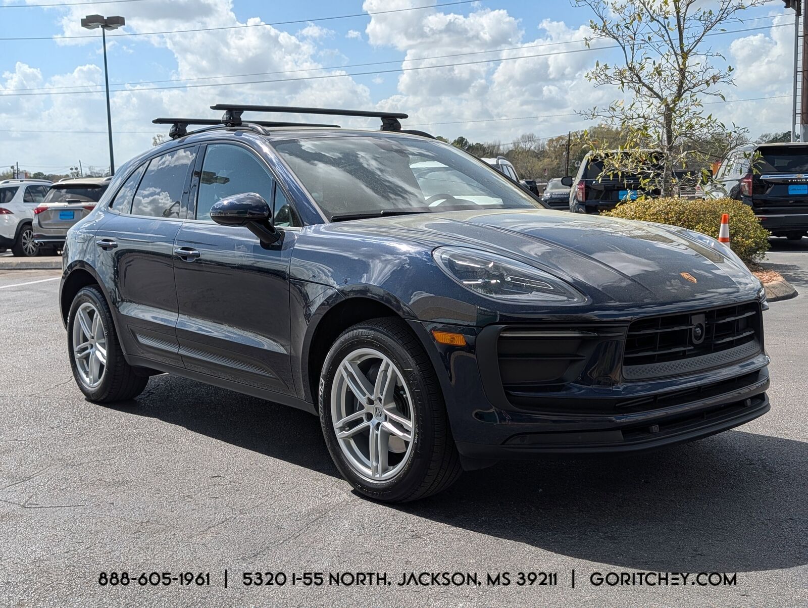 2023 PORSCHE Macan