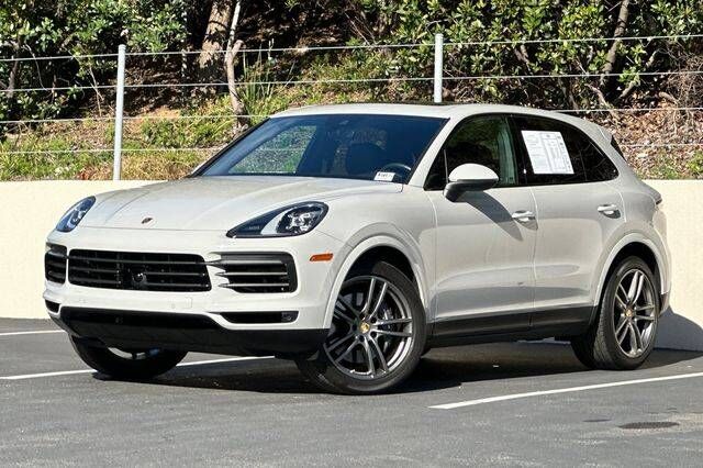 2022 PORSCHE Cayenne