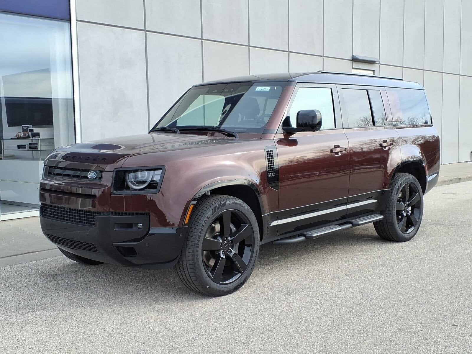 2026 LAND ROVER Defender