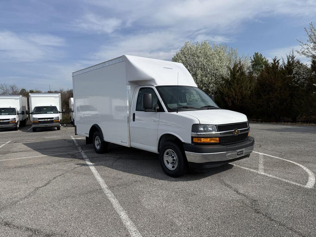 2025 CHEVROLET Express