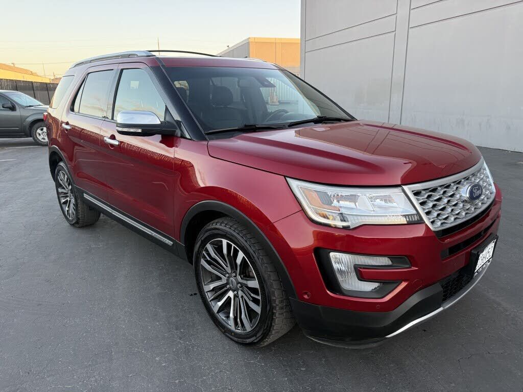 2017 FORD Explorer