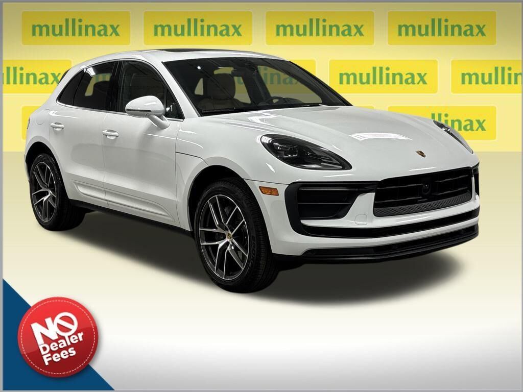 2024 PORSCHE Macan