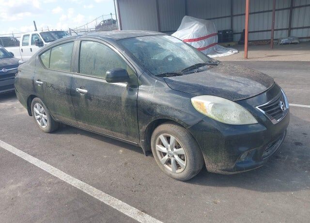 2013 NISSAN Versa