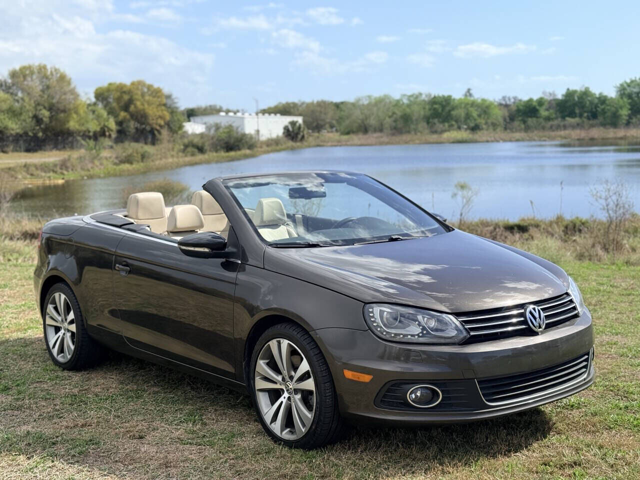 2013 VOLKSWAGEN Eos
