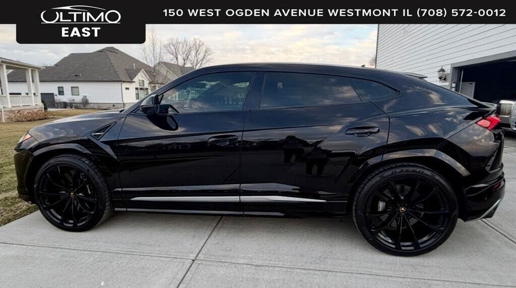2021 LAMBORGHINI URUS