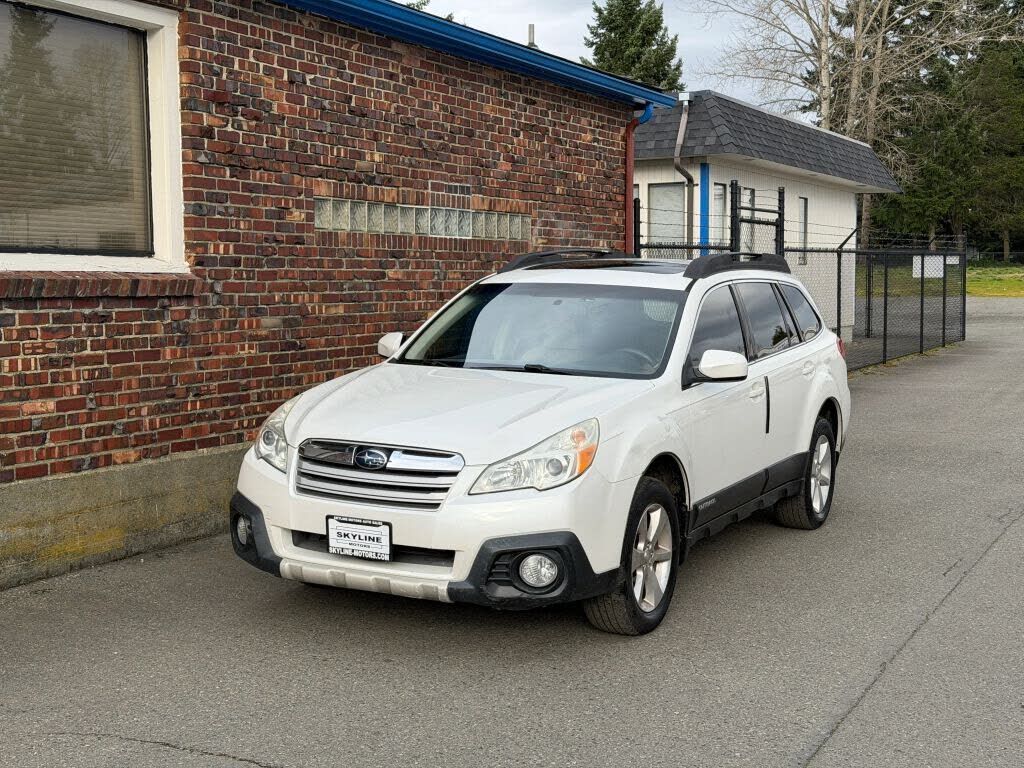 2013 SUBARU Outback
