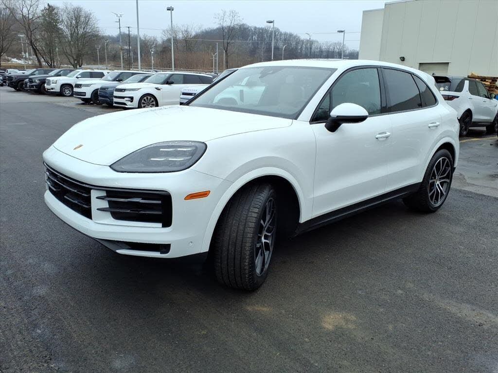 2024 PORSCHE Cayenne