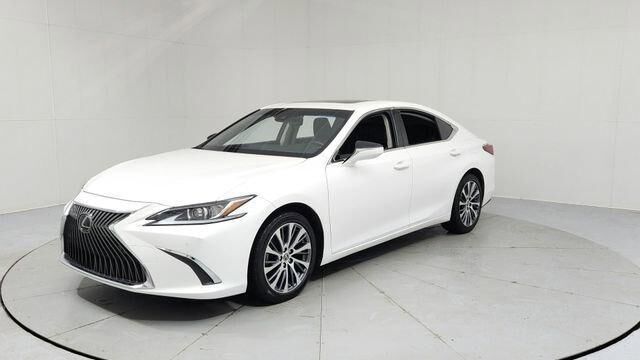 2019 LEXUS ES
