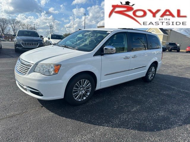 2014 CHRYSLER Town and Country