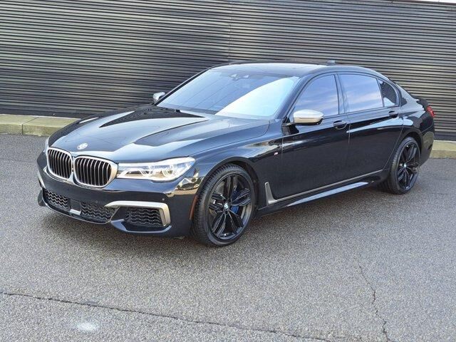 2019 BMW M7