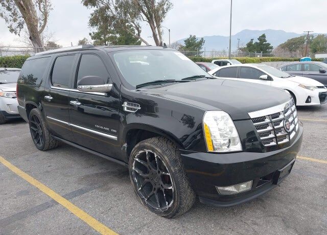 2011 CADILLAC Escalade