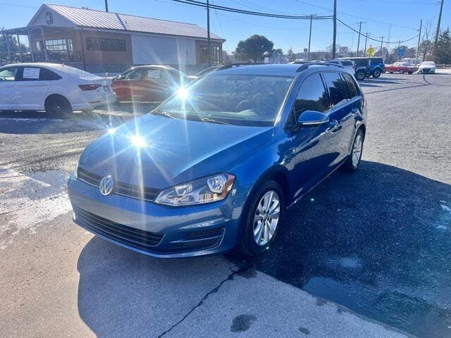 2017 VOLKSWAGEN Golf SportWagen