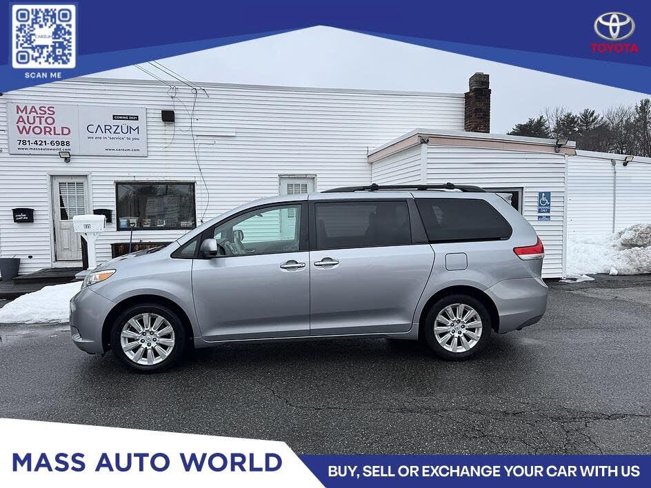 2012 TOYOTA Sienna