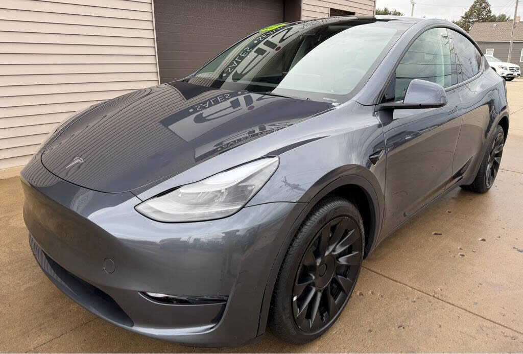 2023 TESLA Model Y