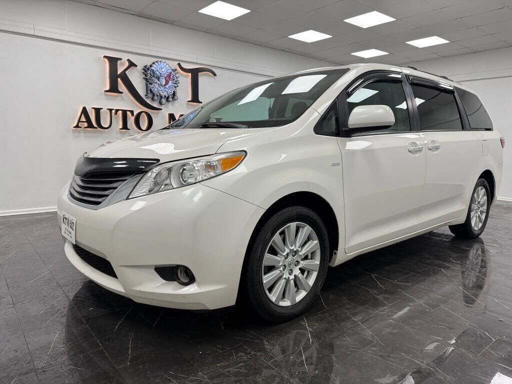 2017 TOYOTA Sienna