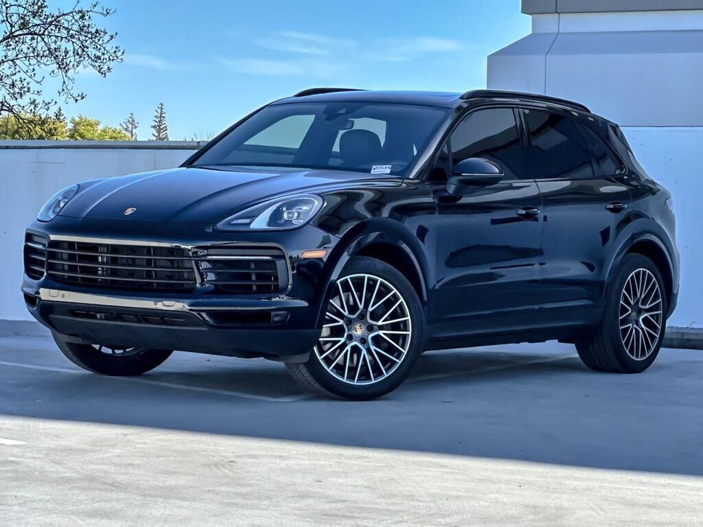2023 PORSCHE Cayenne