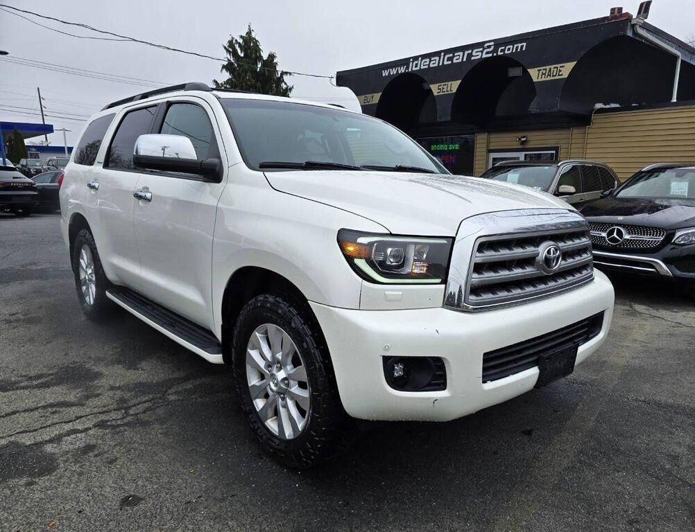 2013 TOYOTA Sequoia