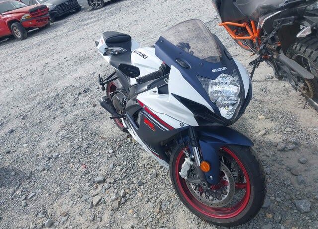 2025 SUZUKI GSX-R600