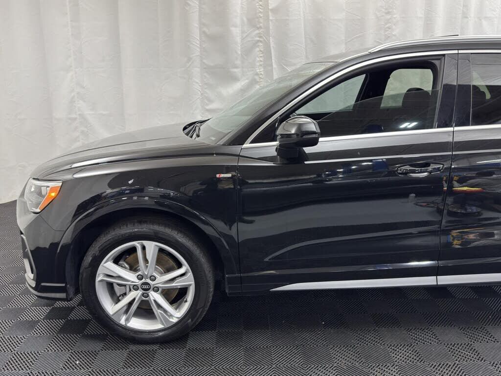 2022 Audi Q3