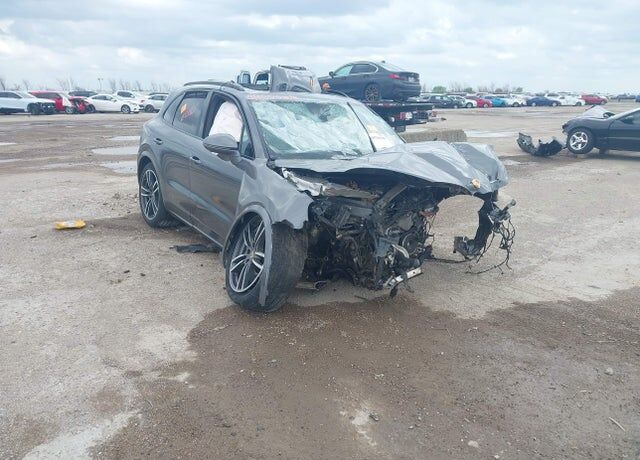 2019 PORSCHE Cayenne