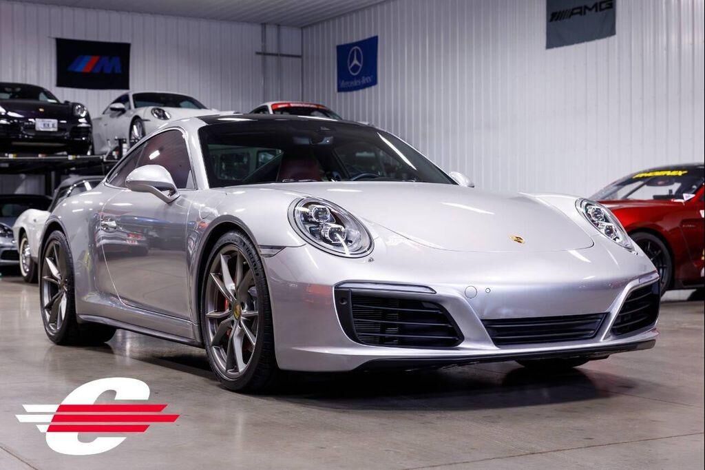 2017 PORSCHE 911