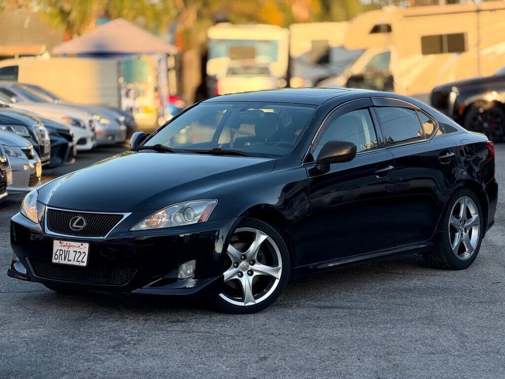 Lexus IS