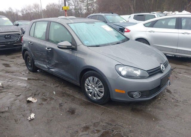 2013 VOLKSWAGEN Golf