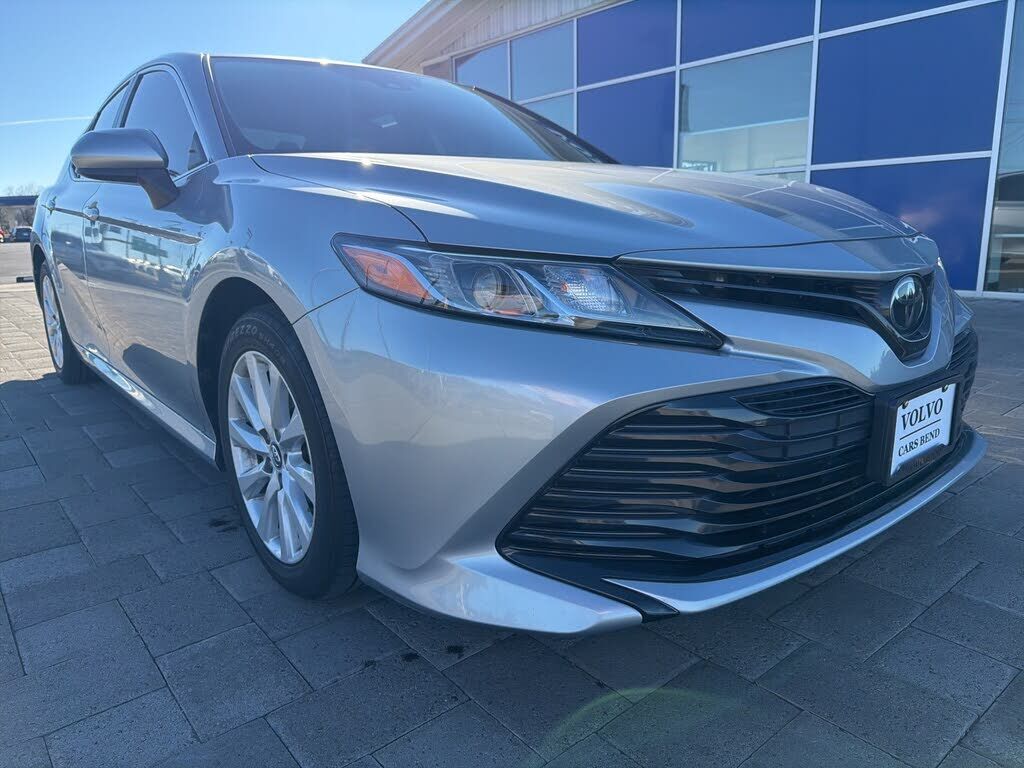 2020 TOYOTA Camry