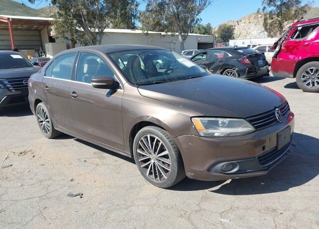 2012 VOLKSWAGEN Jetta