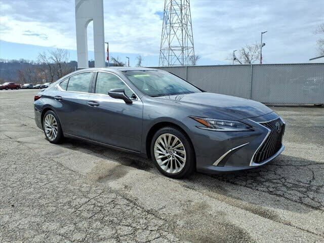 2022 LEXUS ES