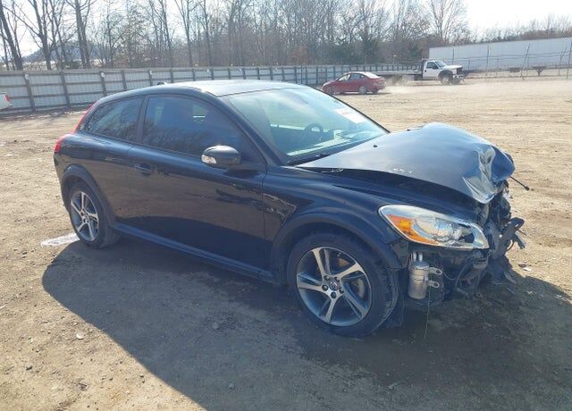 2013 VOLVO C30