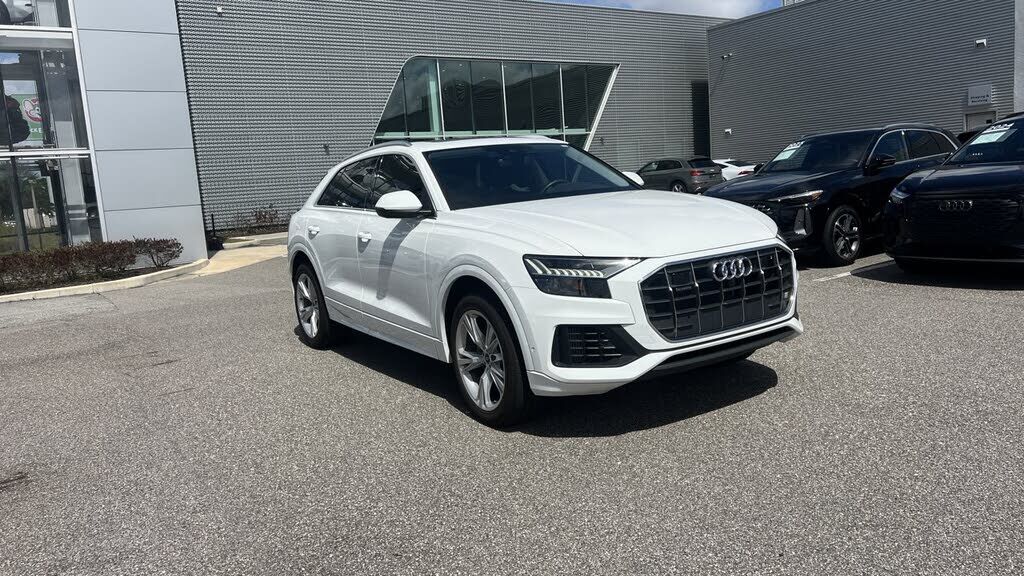 2023 AUDI Q8