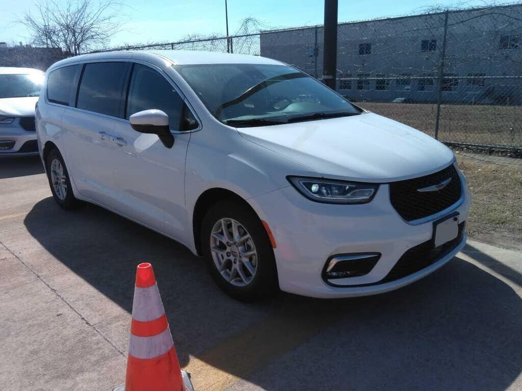 2023 CHRYSLER Pacifica