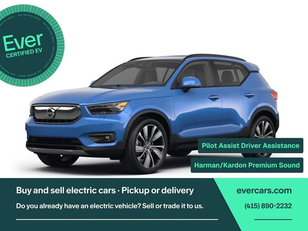 2021 VOLVO XC40