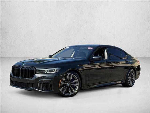 2022 BMW M7