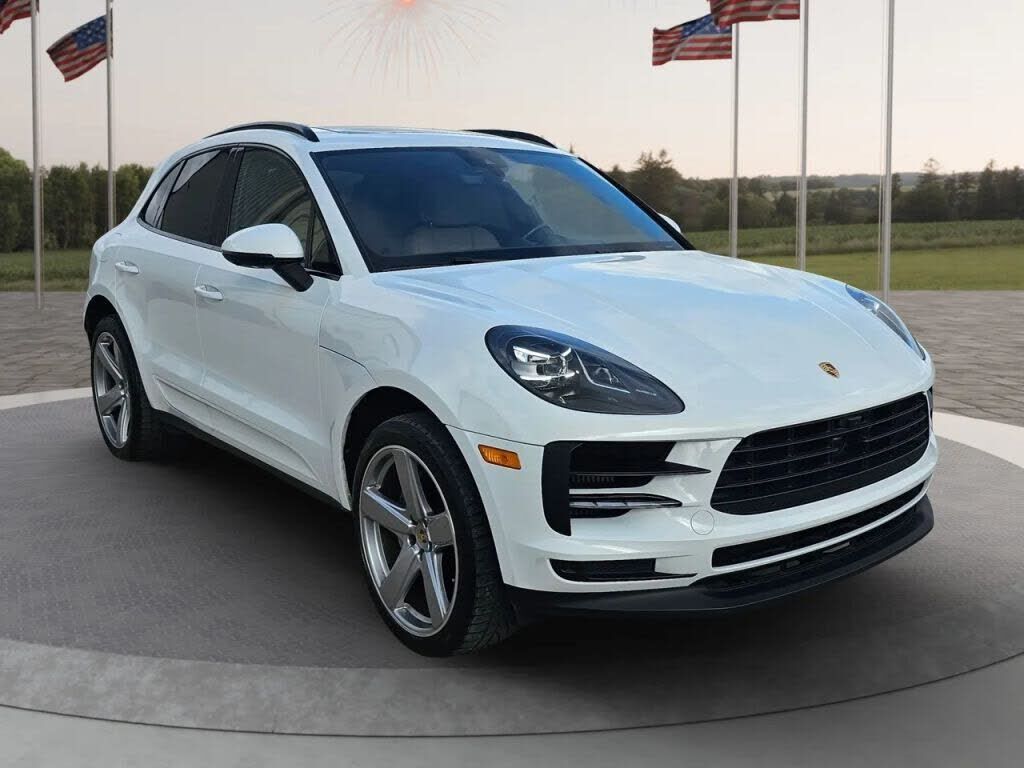 2020 PORSCHE Macan