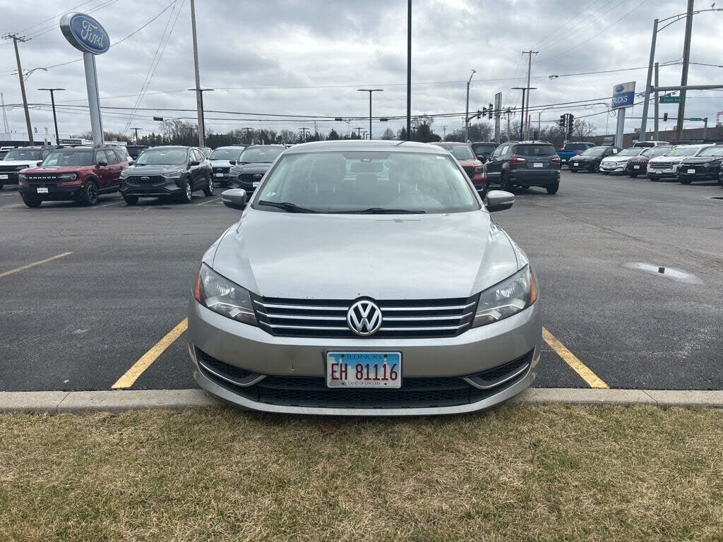 2013 VOLKSWAGEN Passat