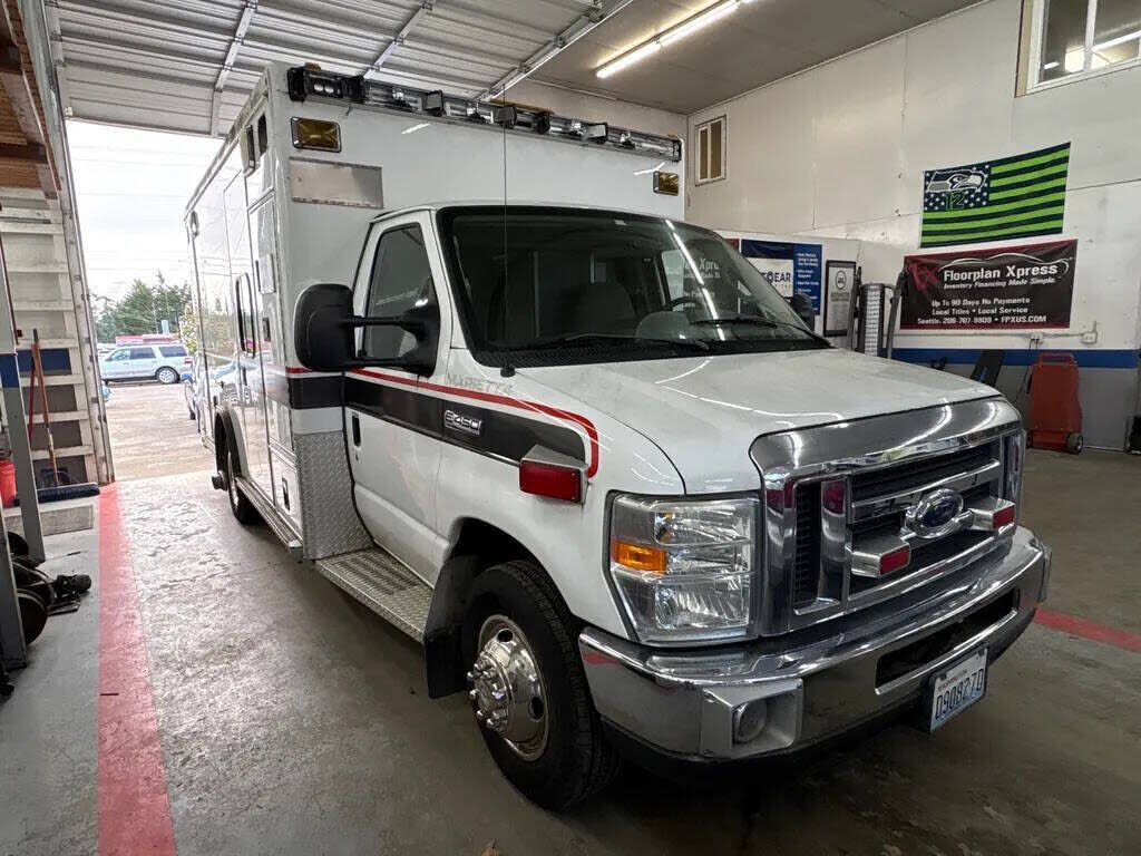 2008 FORD E-450