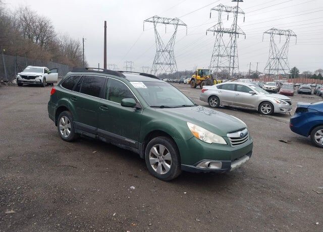 2010 SUBARU Outback