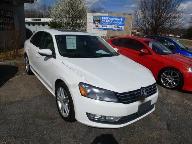 2012 VOLKSWAGEN Passat