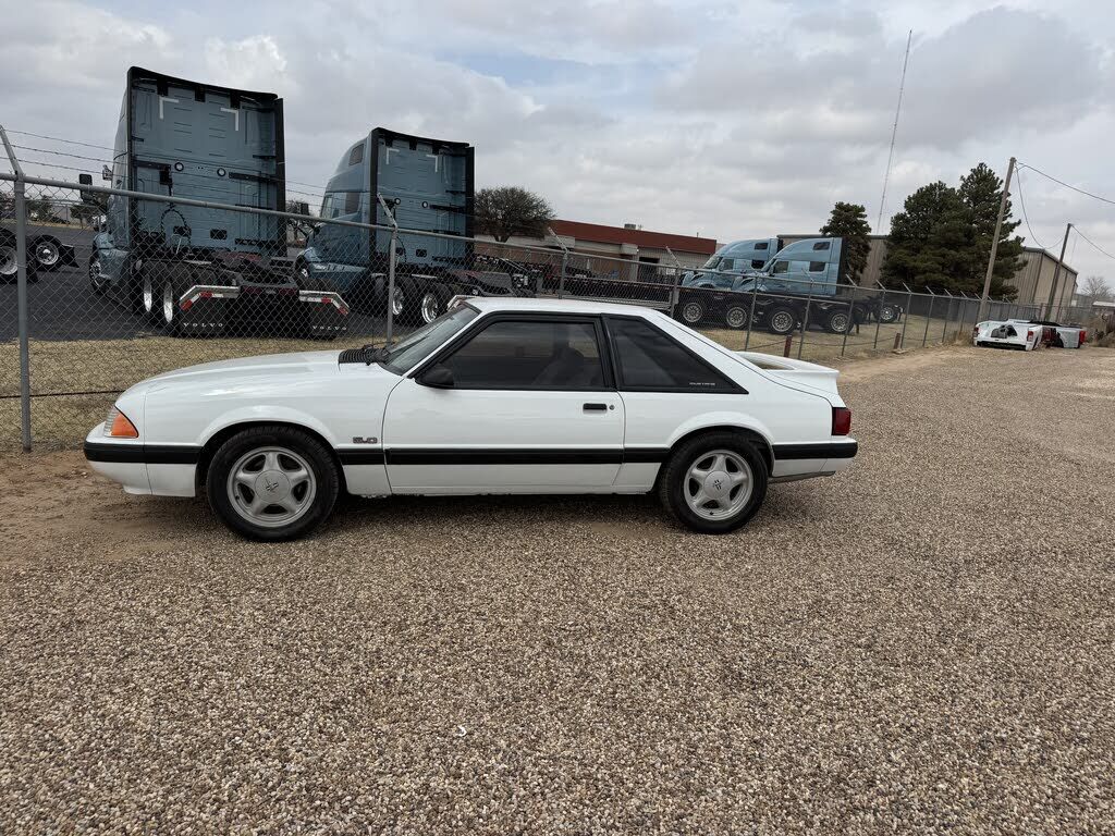 1987 FORD Mustang