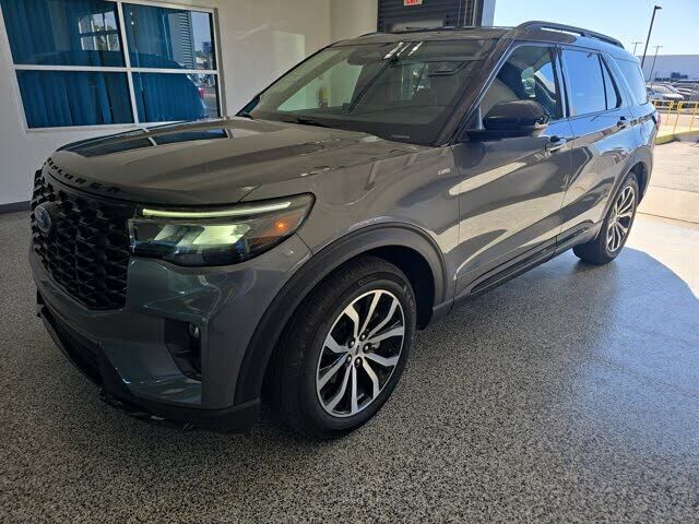 2025 FORD Explorer
