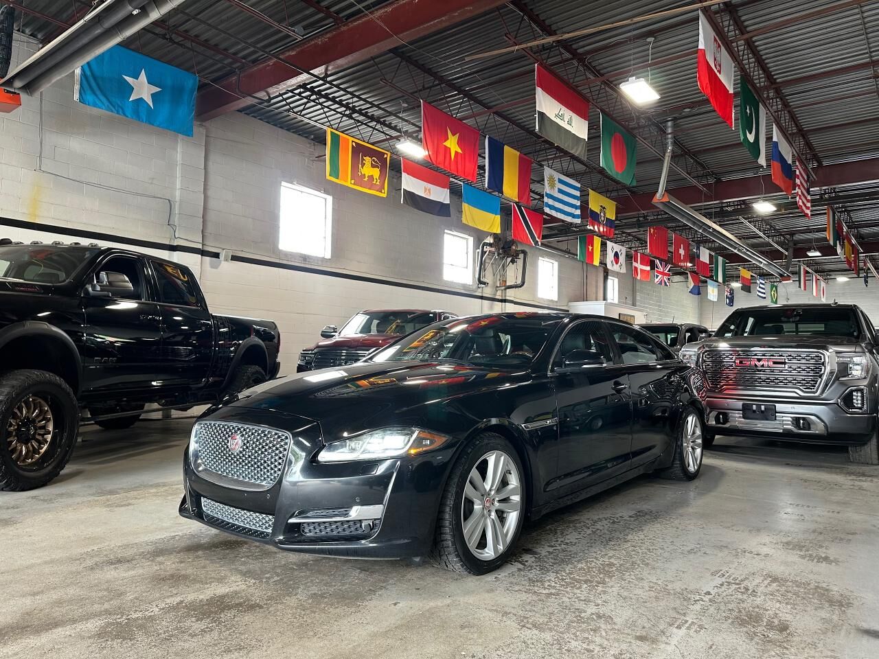 Jaguar XJ